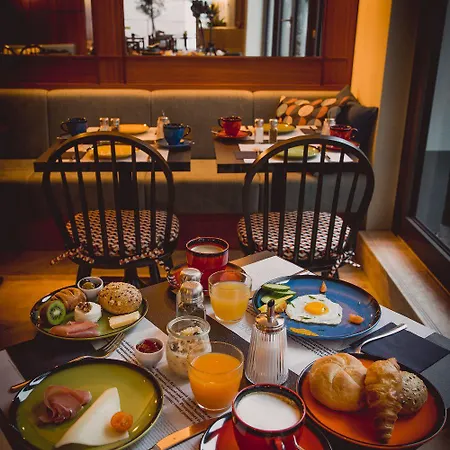 Hotel Henri Downtown