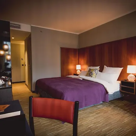 Henri Downtown 4*