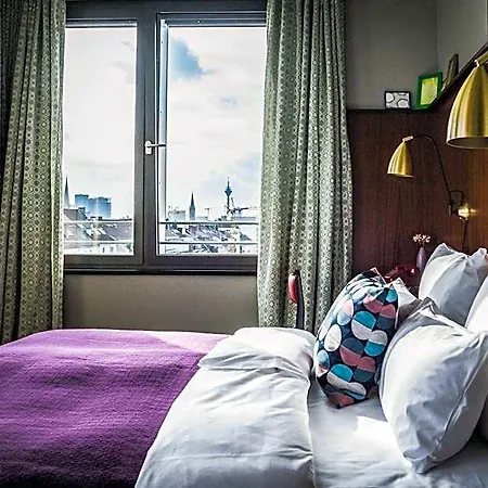 Hotell Henri 4*