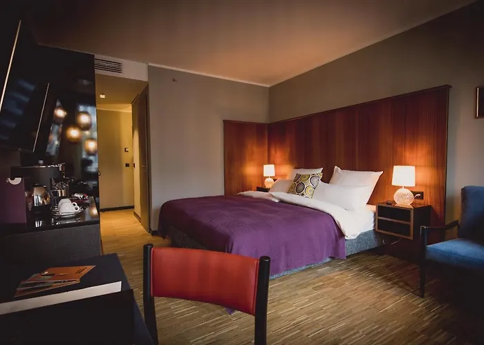 Henri Downtown 4*