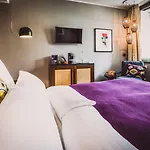 Henri Downtown Hotell 4*